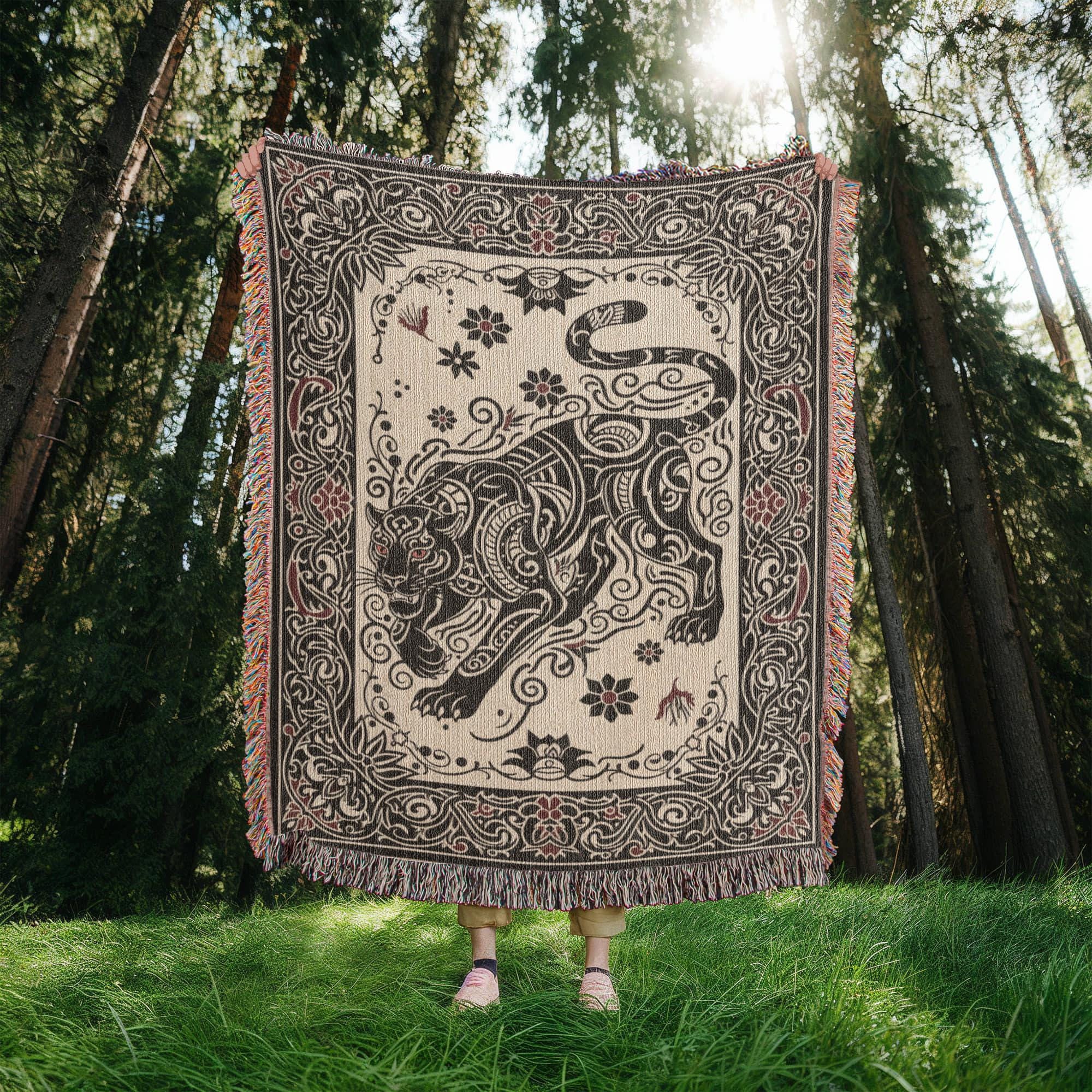 ROARING TIGER AND FLORAL ORNAMENT COTTON TAPESTRY THROW BLANKET - Image 4
